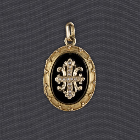 Pendentif ouvrant motif croix